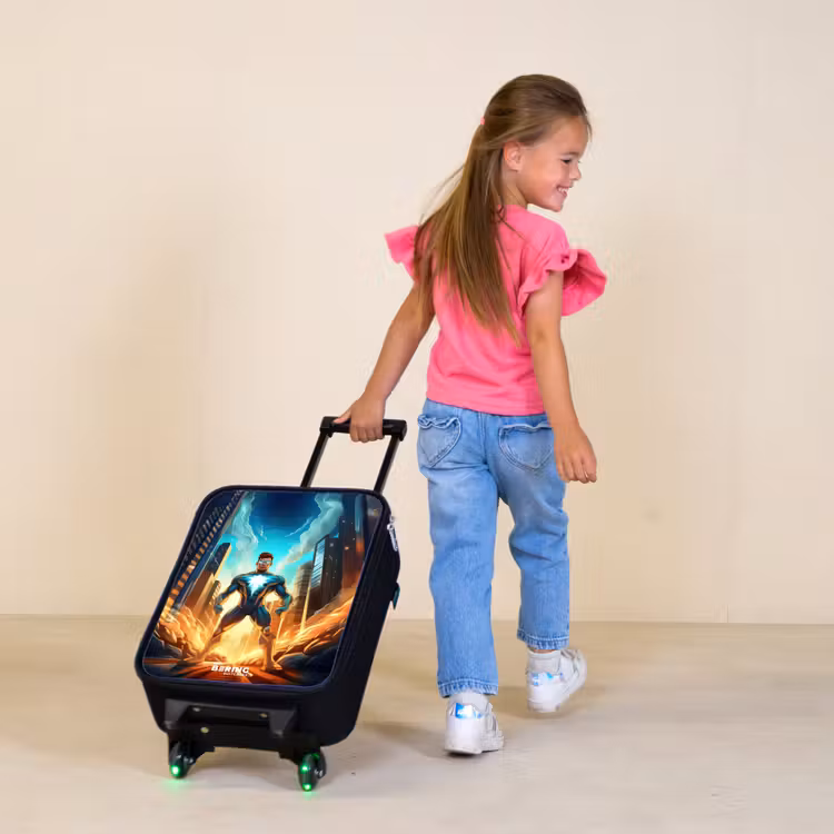 City superhero Kinderkoffer - Zwart klein -sfeer1