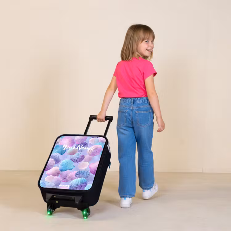 Gekleurde schelpen op een paarse achtergrond Kinderkoffer - Zwart klein -sfeer1