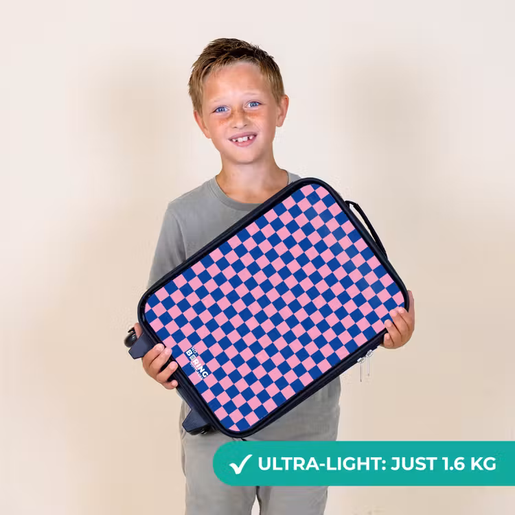 Blokjes - Blauw - Roze Kinderkoffer - Zwart klein -sfeer4_UK