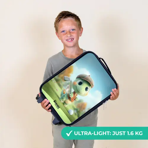 Golf - Dino - Groen Kinderkoffer - Zwart klein -sfeer4_UK