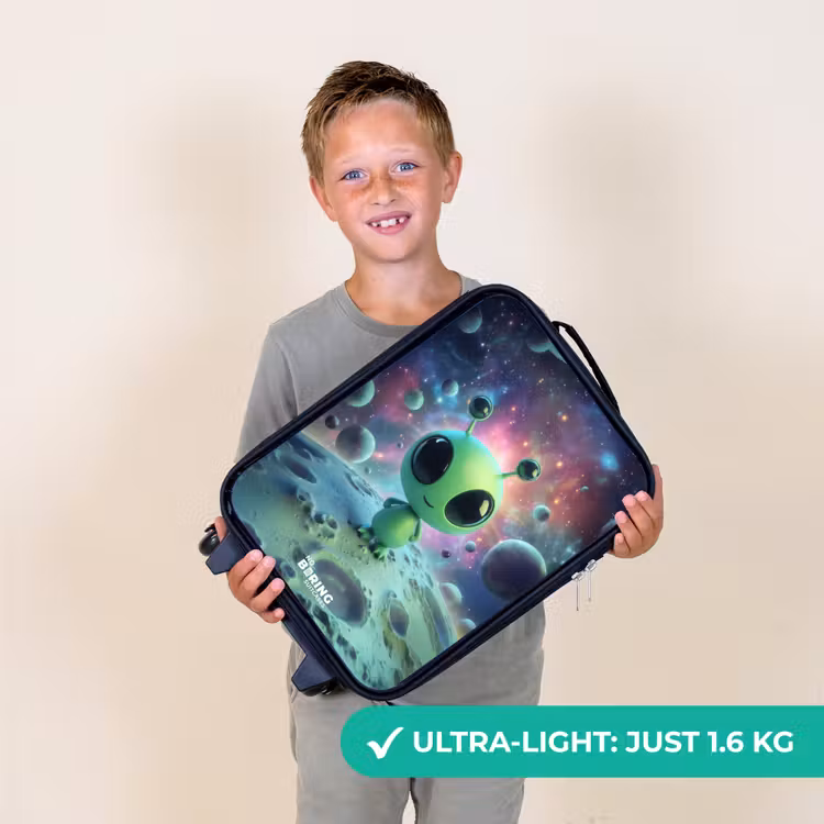 Groen buitenaards wezentje op maanlandschap Kinderkoffer - Zwart klein -sfeer4_UK
