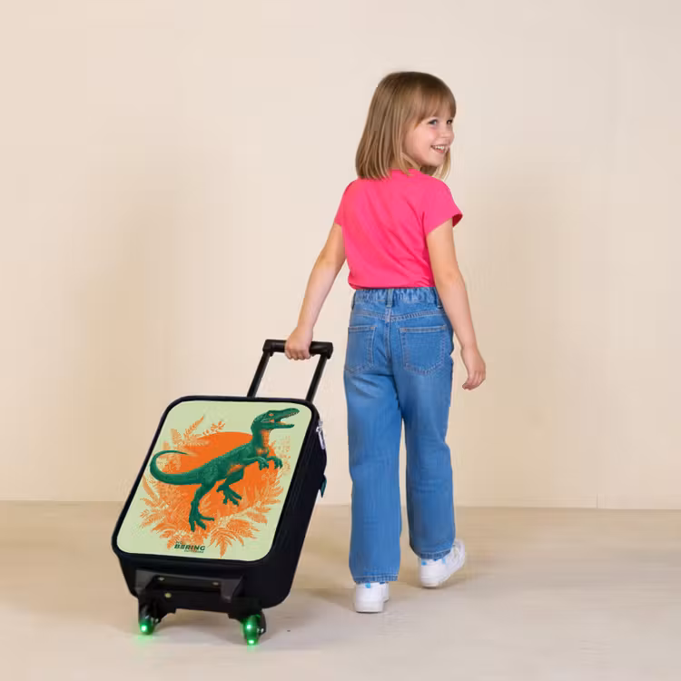 Groene dino tussen varens Kinderkoffer - Zwart klein -sfeer1
