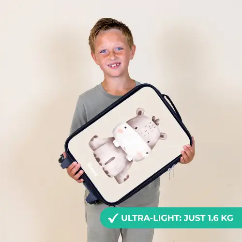 Nijlpaard op beige achtergrond illustratie Kinderkoffer - Zwart klein -sfeer4_UK