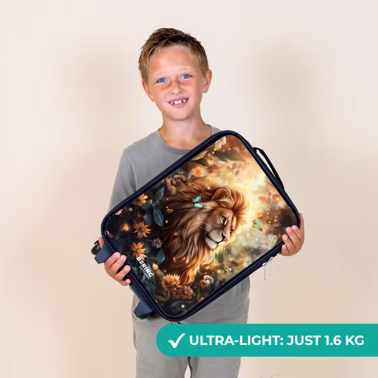 Leeuw met vlinders in bloemrijke jungle Kinderkoffer - Zwart klein -sfeer4_UK