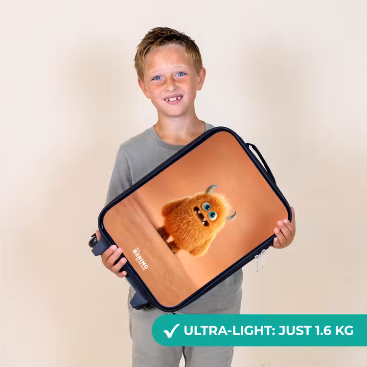 Oranje Pluizig Monster met Hoorns Kinderkoffer - Zwart klein -sfeer4_UK