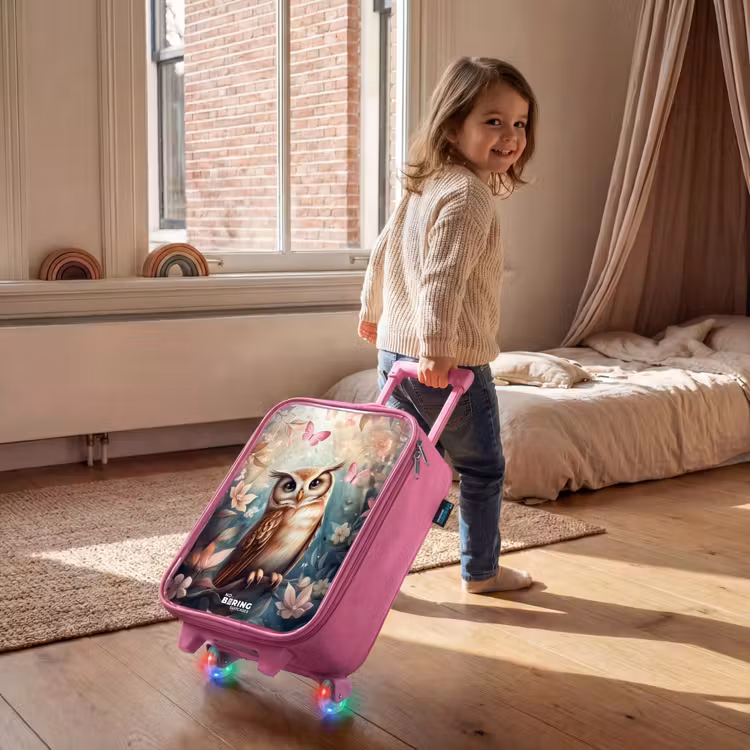 Uil met vlinders in mystiek bos Kinderkoffer - Roze klein -sfeer1
