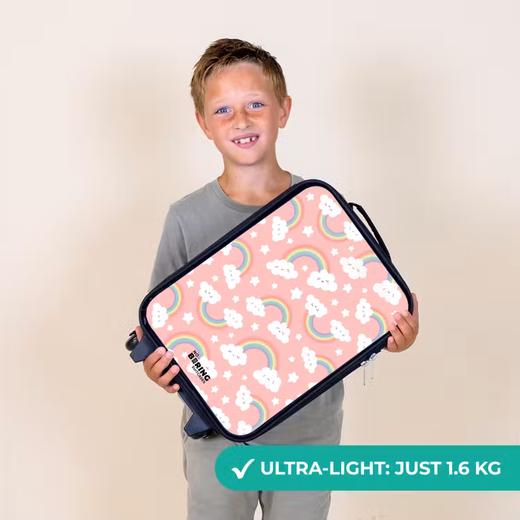 Roze met regenboog patroon Kinderkoffer - Zwart klein -sfeer4_UK
