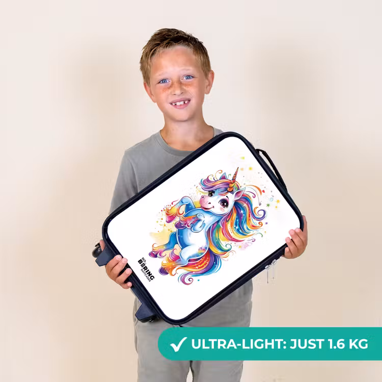 Steigerende Eenhoorn met Regenboogmanen Kinderkoffer - Zwart klein -sfeer4_UK