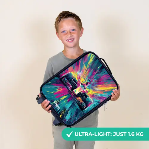 Raceauto - Explosie - Kleurrijk - Abstract Kinderkoffer - Zwart klein -sfeer4_UK