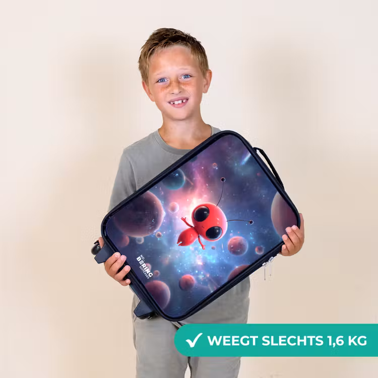 Rood Ruimtewezen in Kosmische Dans Kinderkoffer - Zwart klein -sfeer4_NL