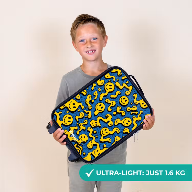 Smiley - Blauw - Geel Kinderkoffer - Zwart klein -sfeer4_UK