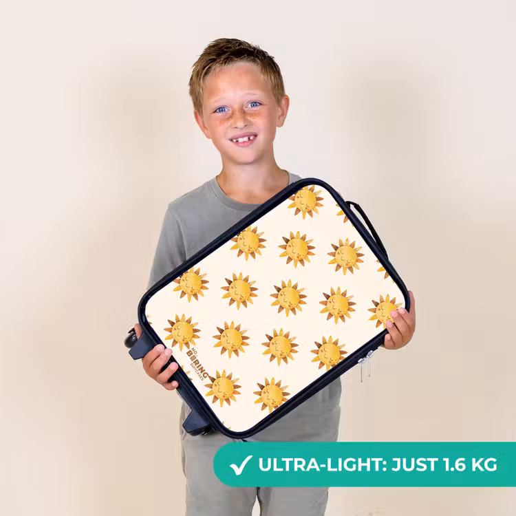 Lachende zonnetjes als patroon op beige achtergrond Kinderkoffer - Zwart klein -sfeer4_UK