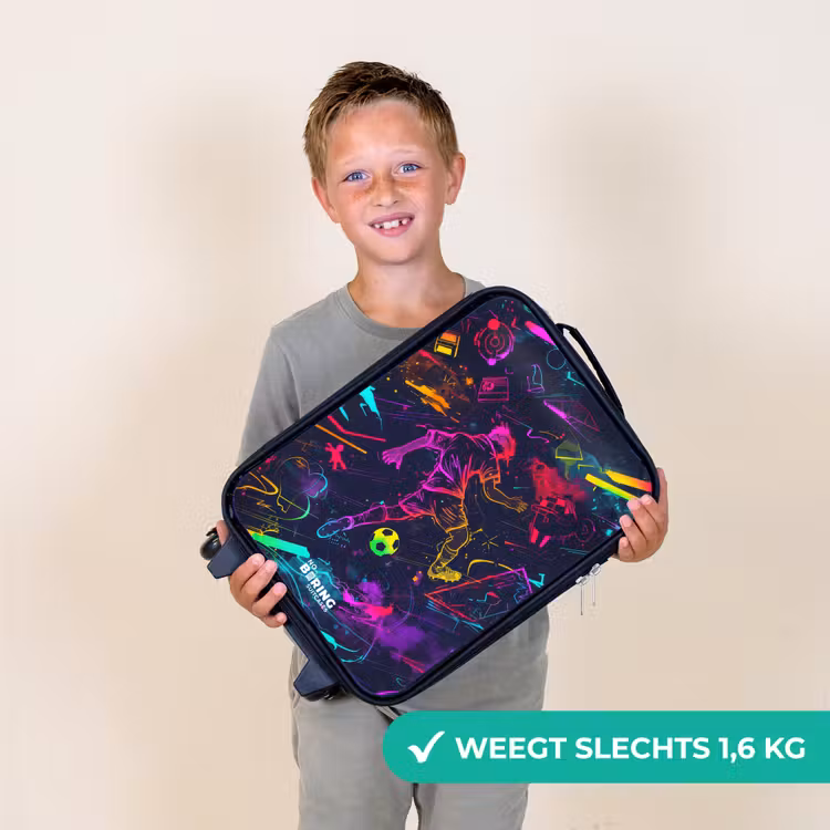 Straatvoetbal in ruimtekleuren Kinderkoffer - Zwart klein -sfeer4_NL