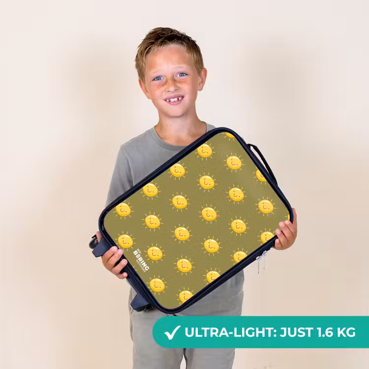 Sunny situation olijf Kinderkoffer - Zwart klein -sfeer4_UK
