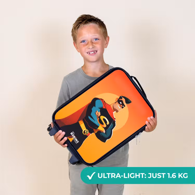 Sunny superhero Kinderkoffer - Zwart klein -sfeer4_UK