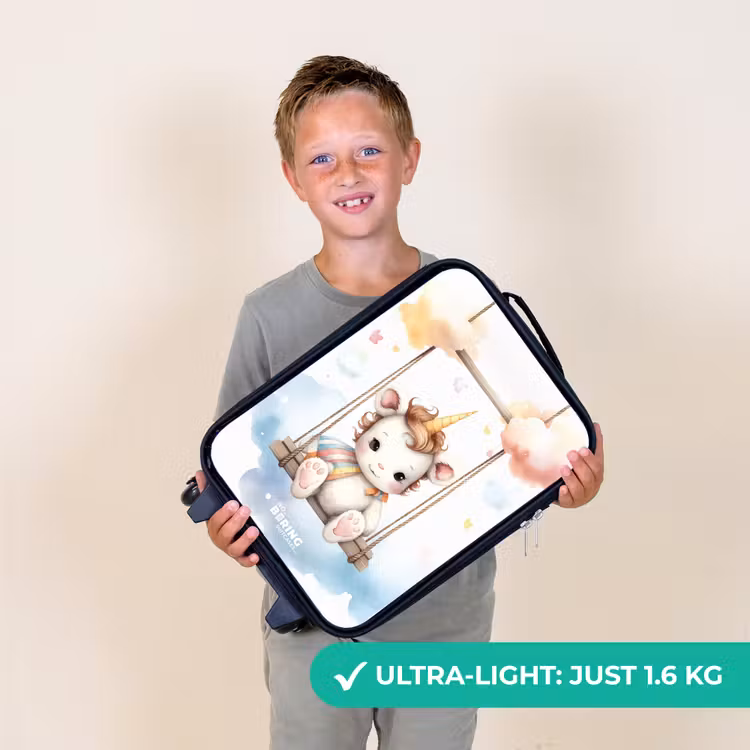 Witte baby eenhoorn op een schommel in de wolken Kinderkoffer - Zwart klein -sfeer4_UK