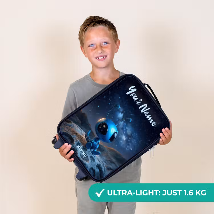 Blauw buitenaards wezentje onder sterrenhemel Kinderkoffer - Zwart klein -sfeer4_UK