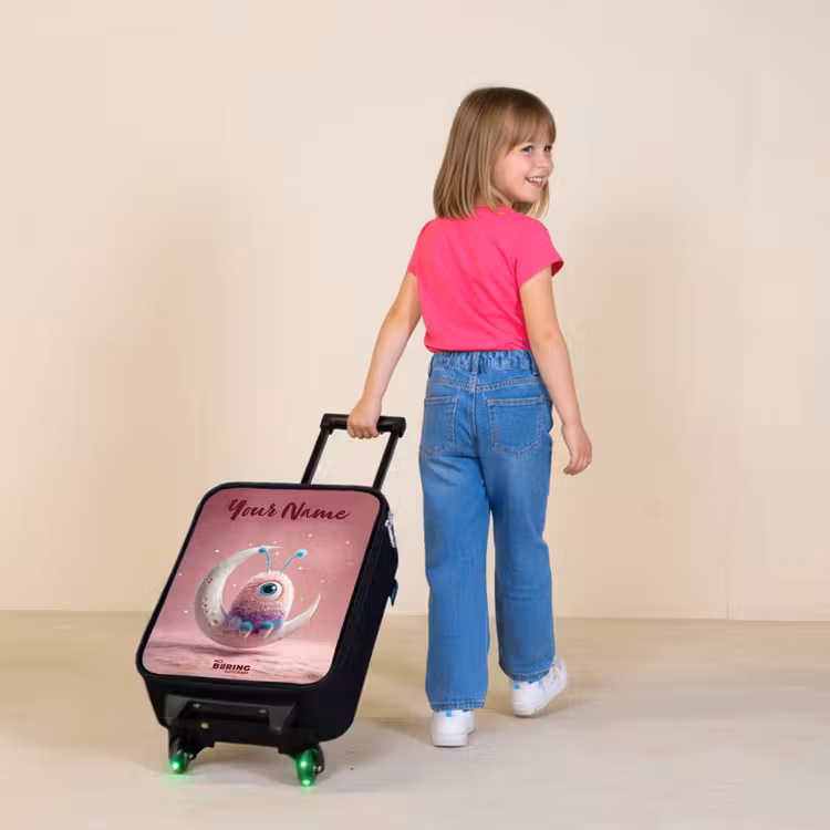 Maanwip met Pluizig Wezentje Kinderkoffer - Zwart klein -sfeer1