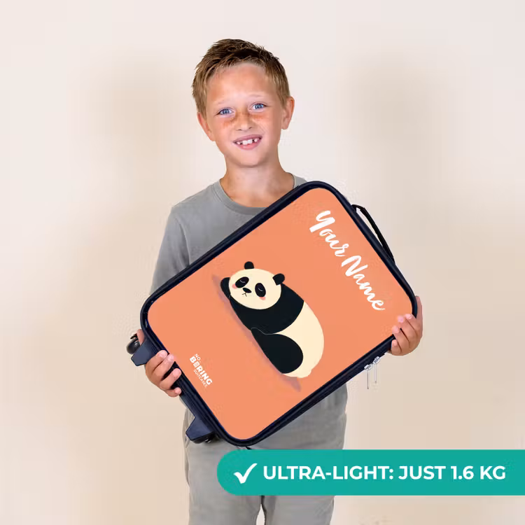 Panda - Slapen - Oranje Kinderkoffer - Zwart klein -sfeer4_UK
