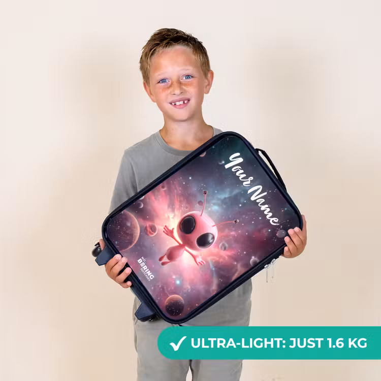 Roze Alien in Sterrennevel Kinderkoffer - Zwart klein -sfeer4_UK