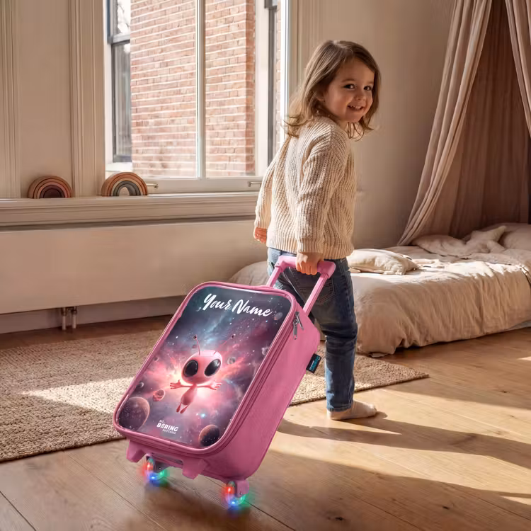 Roze Alien in Sterrennevel Kinderkoffer - Roze klein -sfeer1