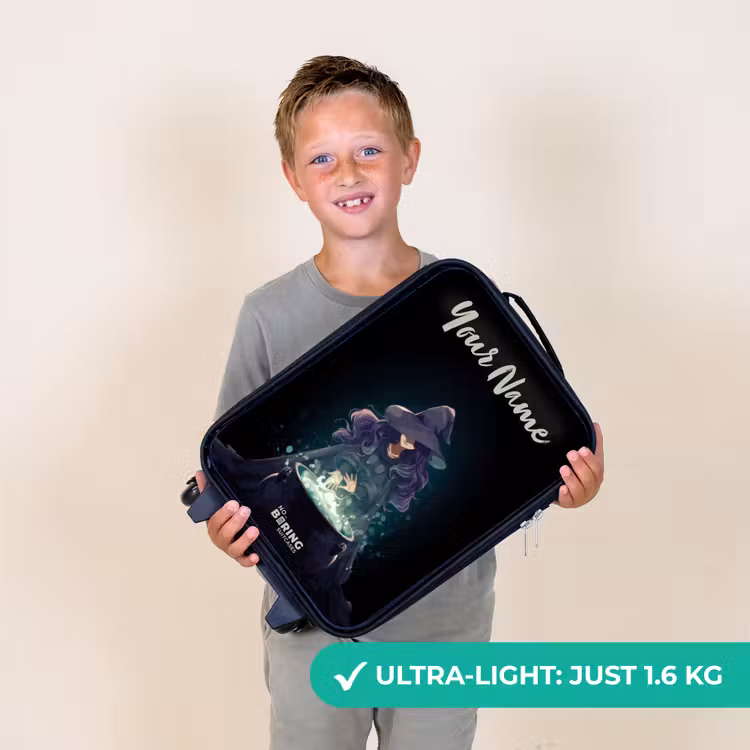 Heks - Ketel - Tover Kinderkoffer - Zwart klein -sfeer4_UK