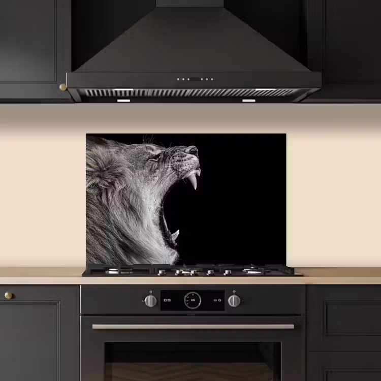 Dieren - Leeuw - Zwart - Wit - Portret keuken achterwand spatscherm klein -sfeer1