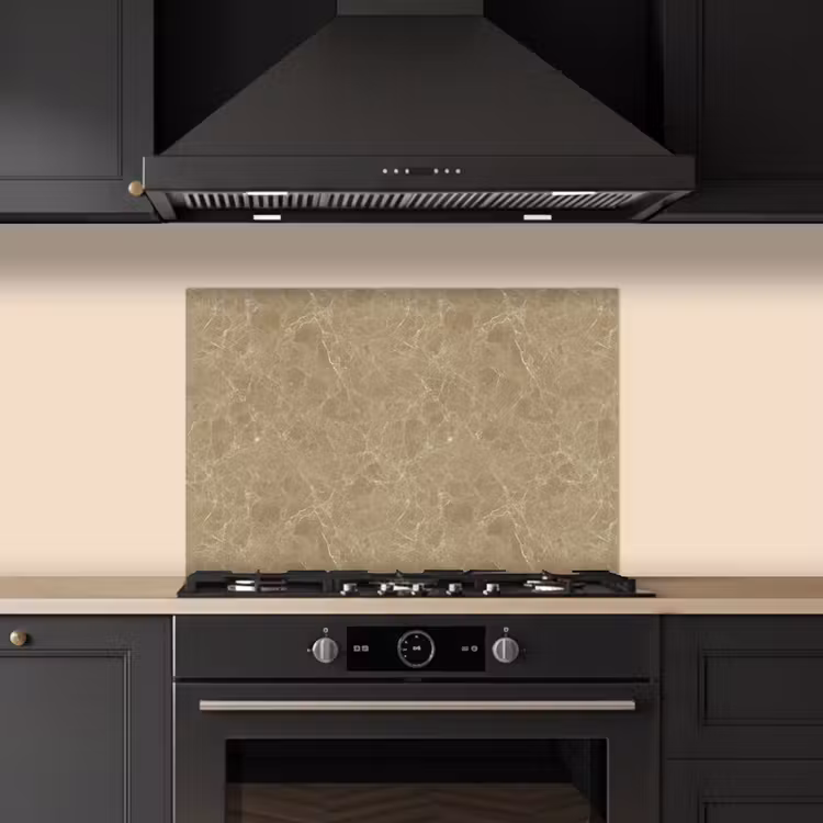 Beige - Marmer - Witte aders keuken achterwand spatscherm klein 900 -sfeer1