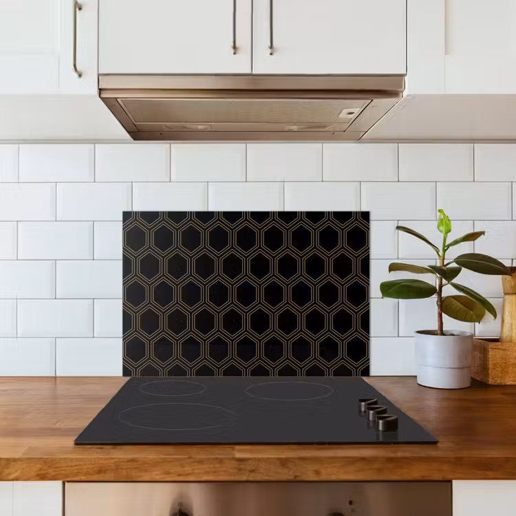 Zwart - Goud - Zeshoek keuken achterwand spatscherm klein 900 -sfeer2
