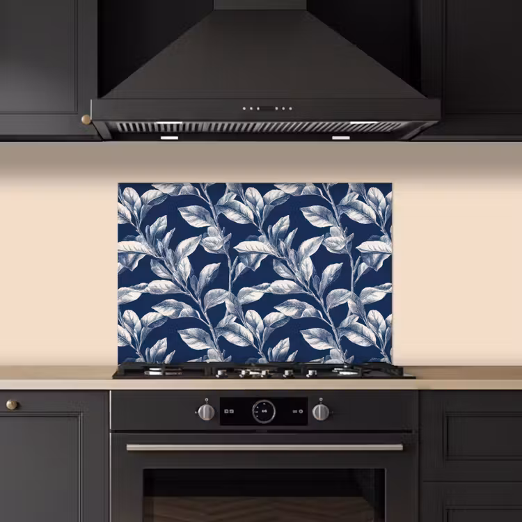 Botanisch - Patroon - Blauw keuken achterwand spatscherm klein 900 -sfeer1