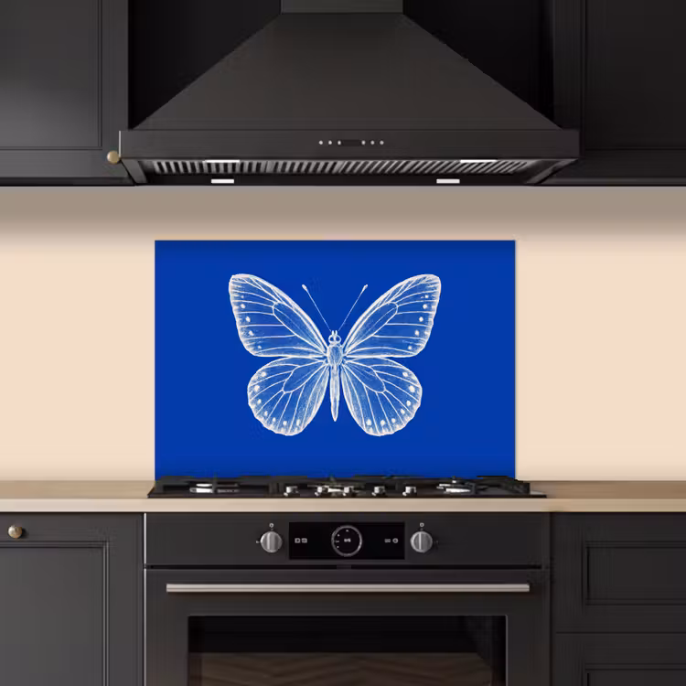 Vlinder - Wit - Getekend - Stippen keuken achterwand spatscherm klein -sfeer1