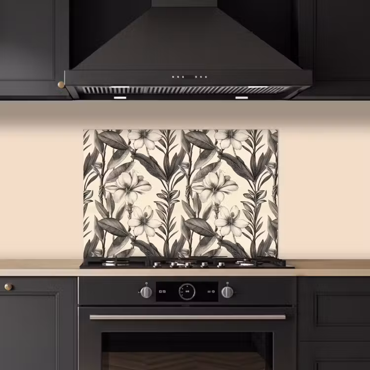 Klassiek - Botanisch - Zwart - Beige keuken achterwand spatscherm klein 900 -sfeer1