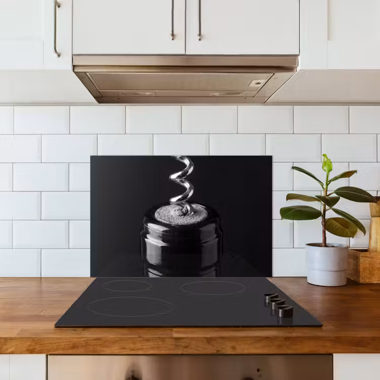 Kurkentrekker - Wijn - Zwart - Wit keuken achterwand spatscherm klein -sfeer2