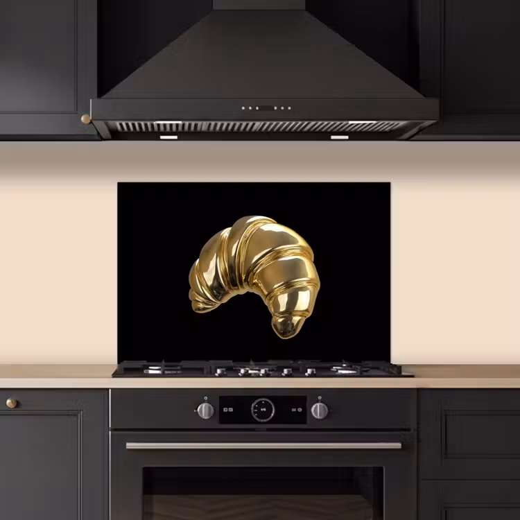 Croissant - Brood - Goud - Zwart keuken achterwand spatscherm klein -sfeer1