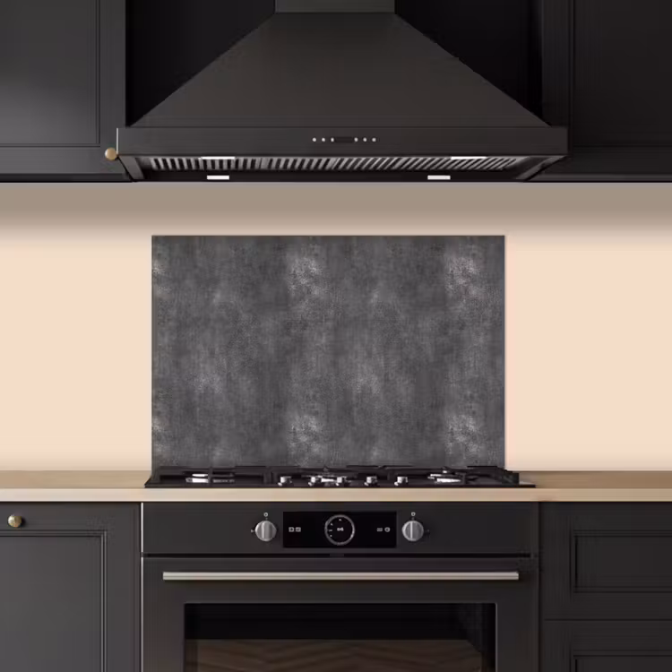Donkergrijs - Ruw - Beton keuken achterwand spatscherm klein 900 -sfeer1