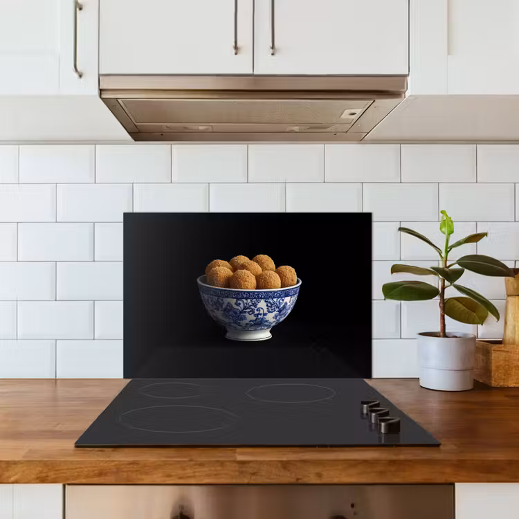 Delfts blauw - Bitterballen - Holland - Schaal keuken achterwand spatscherm klein -sfeer2