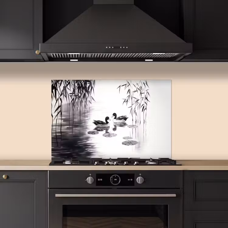 Eenden - Waterlelies - Riet - Zwart keuken achterwand spatscherm klein -sfeer1