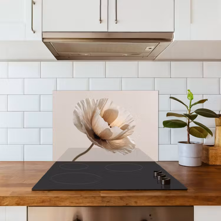 Bloem - Beige - Crème keuken achterwand spatscherm klein -sfeer2