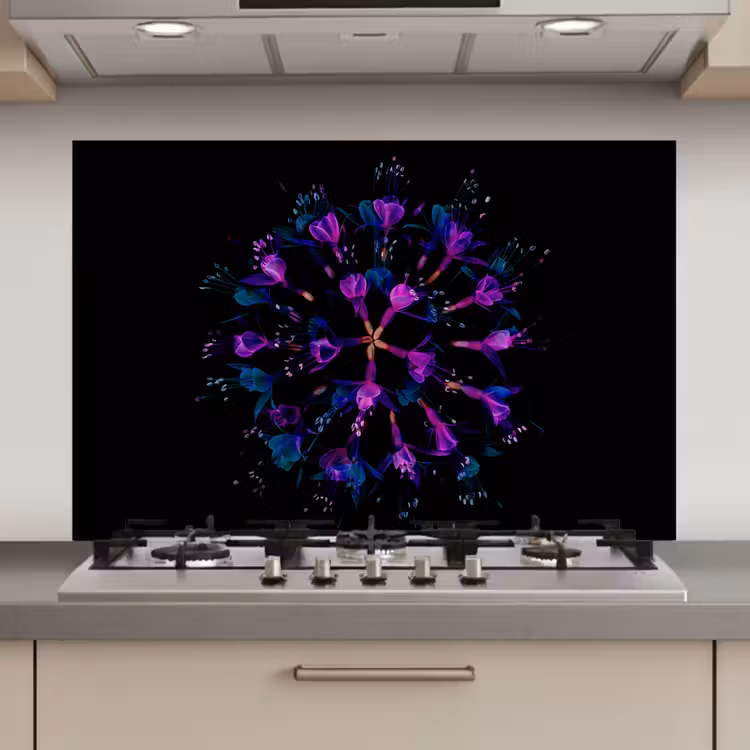 Bloem - Paars - Blauw - Macro - Zwart keuken achterwand spatscherm klein -3d_website