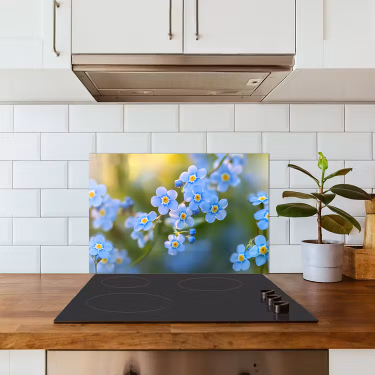Bloemetjes - Blauw - Vergeet mij nietjes keuken achterwand spatscherm klein -sfeer2