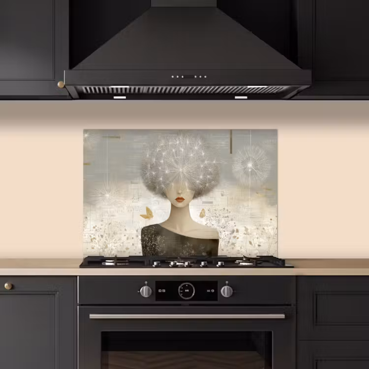 Pluis - Vrouw - Beige keuken achterwand spatscherm klein -sfeer1