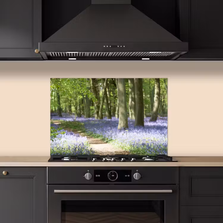 Bos - Pad - Bloemen - Paars - Groen - Natuur keuken achterwand spatscherm klein -sfeer1