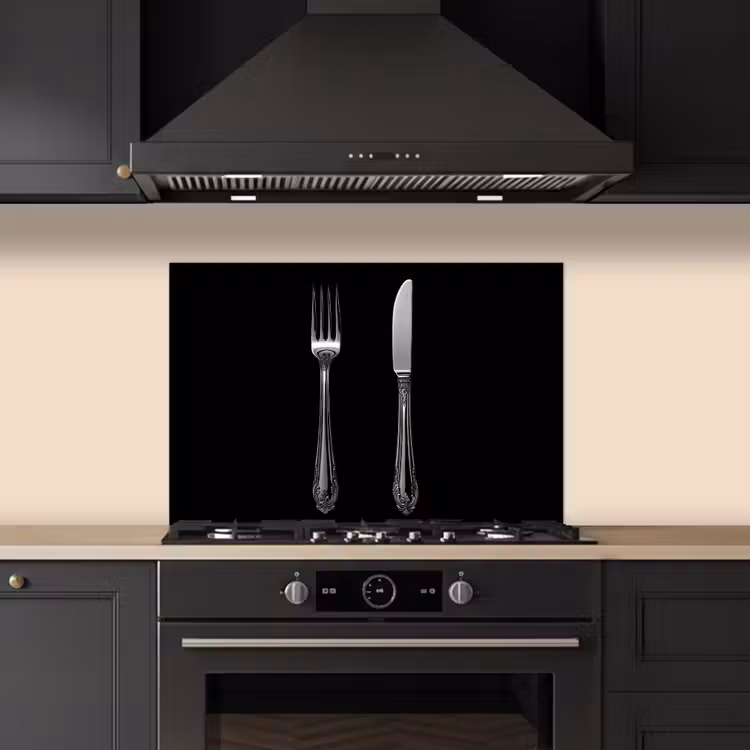 Vork - Mes - Zilver keuken achterwand spatscherm klein -sfeer1