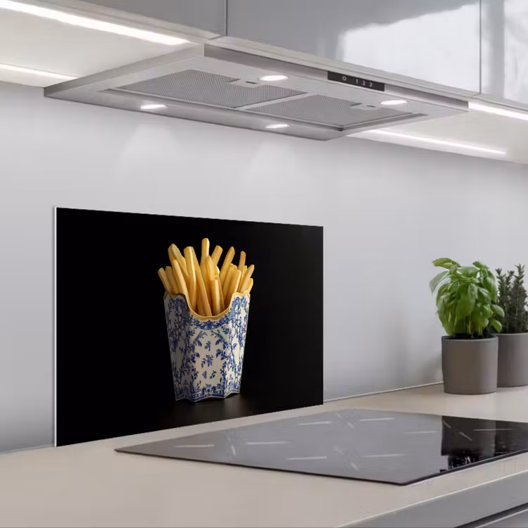 Friet - Porselein - Delfts blauw - Eten keuken achterwand spatscherm klein -3d_schuin