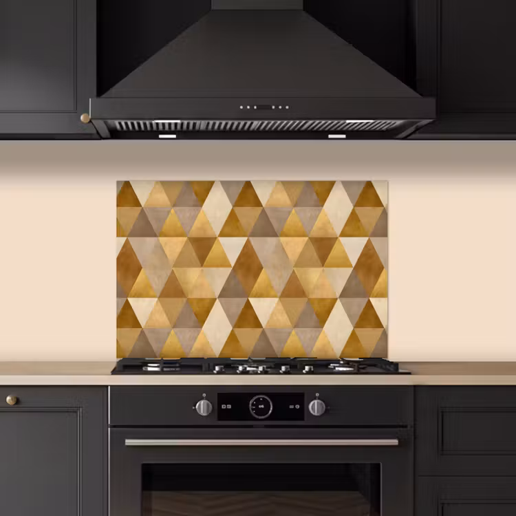 Geometrisch - Driehoek - Goud keuken achterwand spatscherm klein 900 -sfeer1