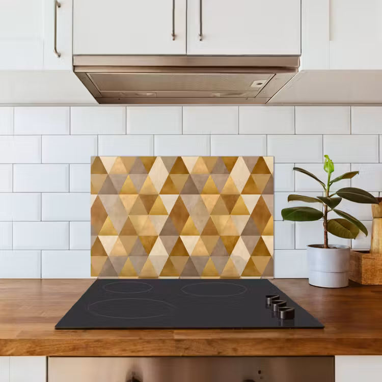 Geometrisch - Driehoek - Goud keuken achterwand spatscherm klein 900 -sfeer2