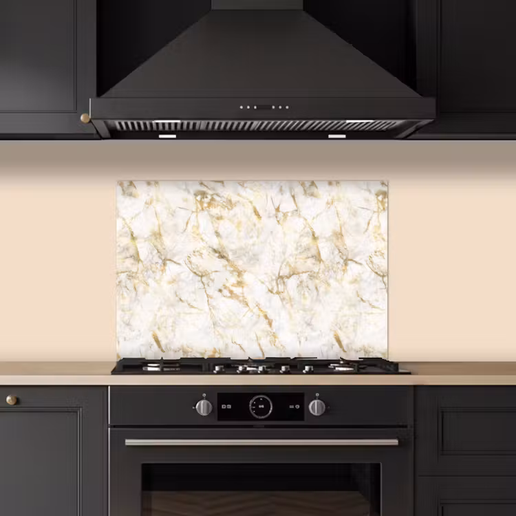 Goud - Licht - Nerf - Marmer keuken achterwand spatscherm klein 900 -sfeer1