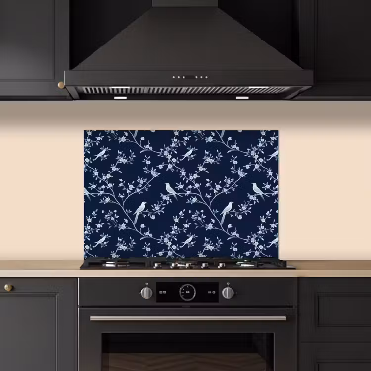 Grafisch - Bloesemtak - Blauw keuken achterwand spatscherm klein 900 -sfeer1