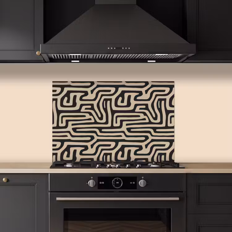 Grafisch - Lijnen - Zwart keuken achterwand spatscherm klein 900 -sfeer1
