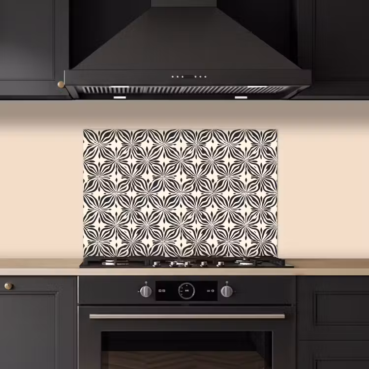 Grafisch - Patroon - Zwart keuken achterwand spatscherm klein 900 -sfeer1